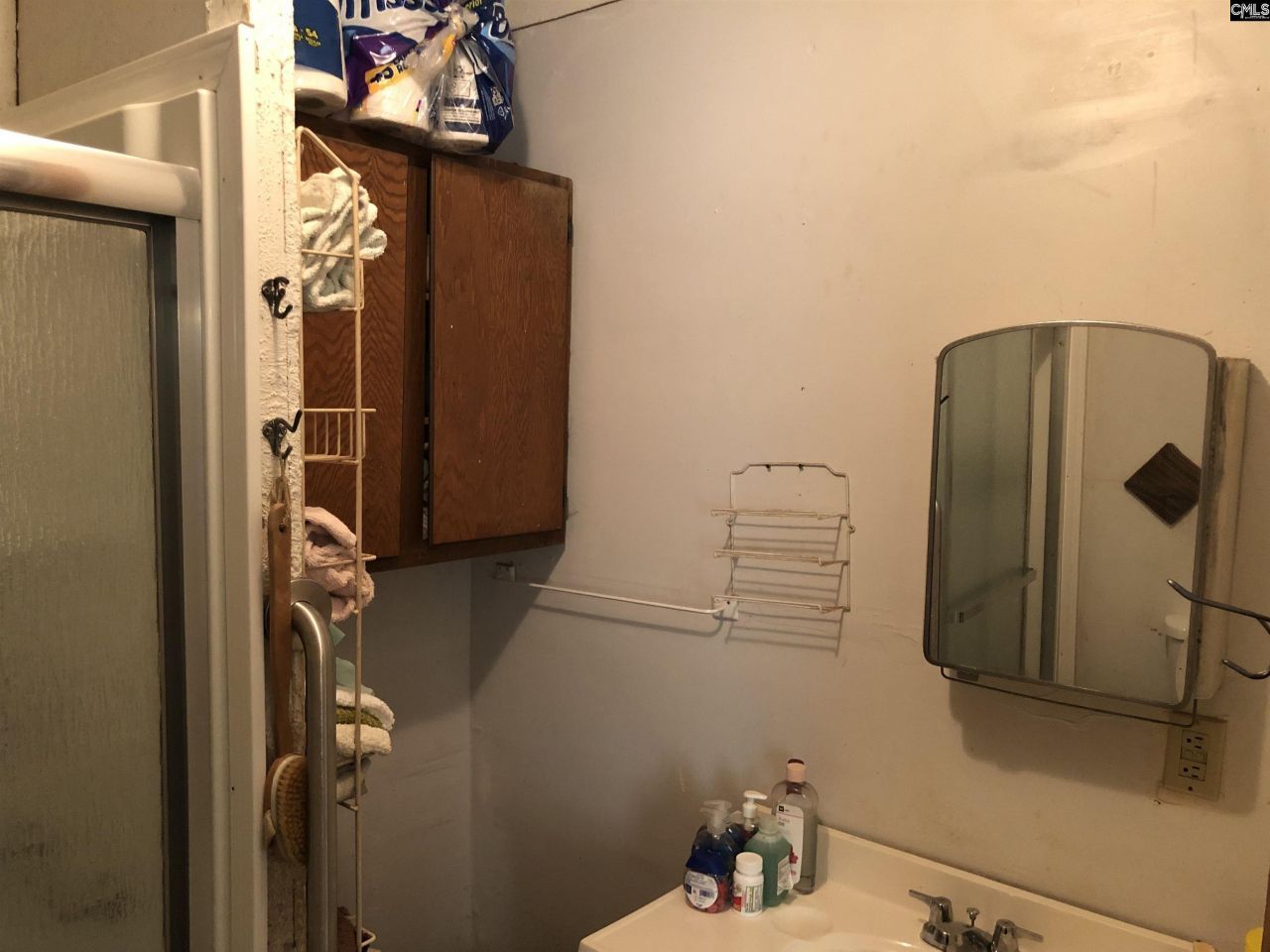 1005 Lesane Pressley Photo 22