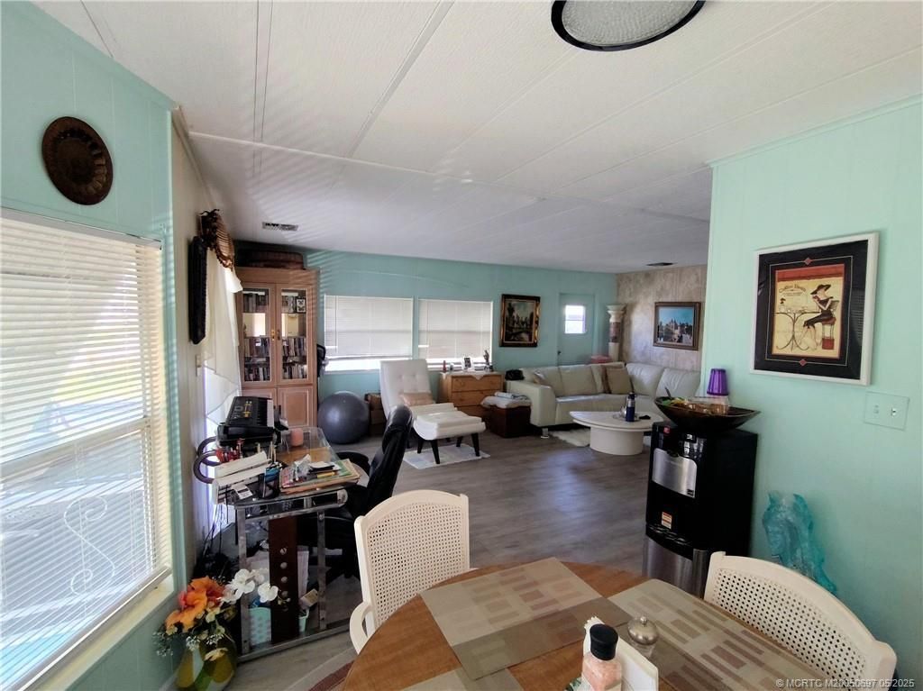 195 SE Trafalgar Terrace, Stuart, FL 34994 Photo