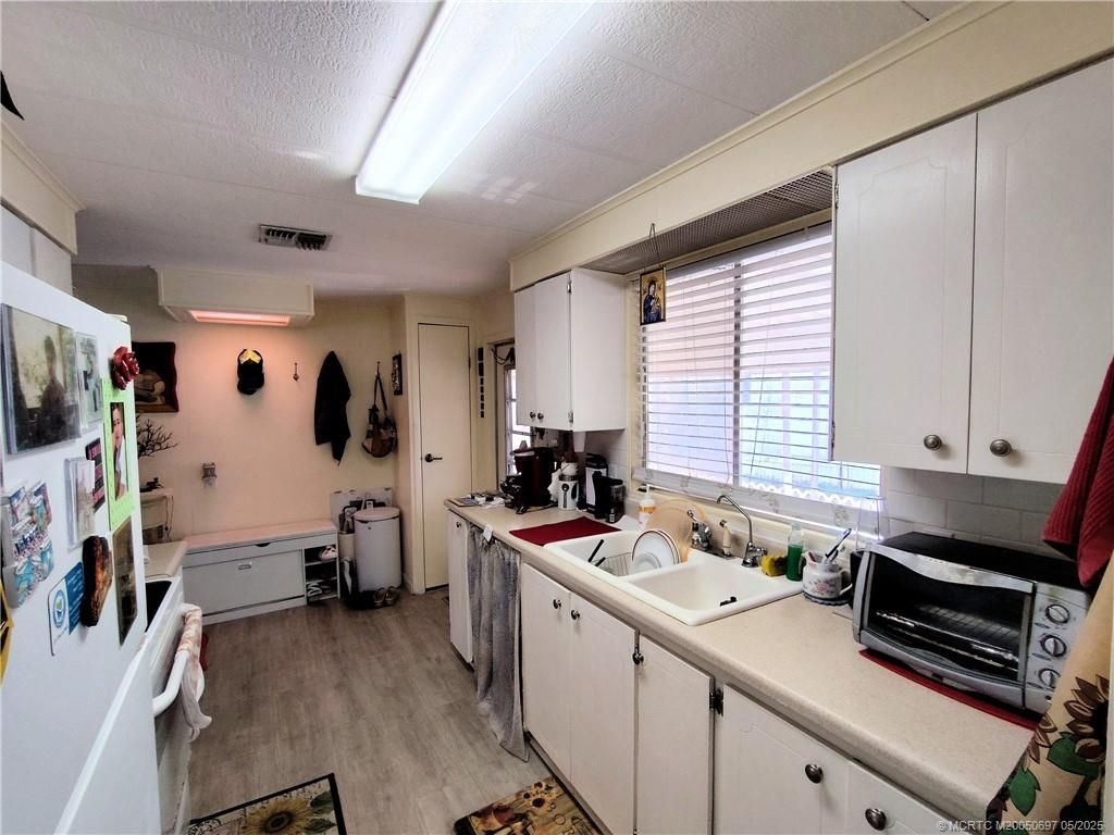 195 SE Trafalgar Terrace, Stuart, FL 34994 Photo