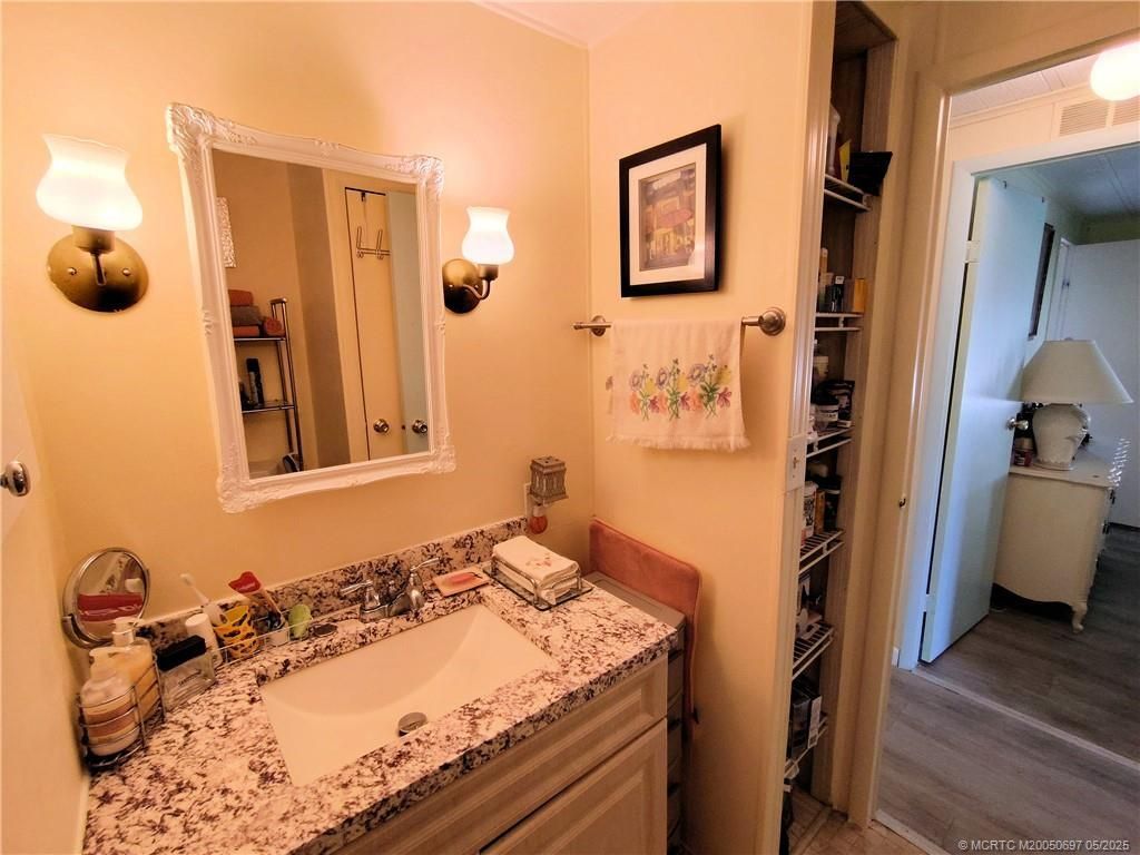 195 SE Trafalgar Terrace, Stuart, FL 34994 Photo