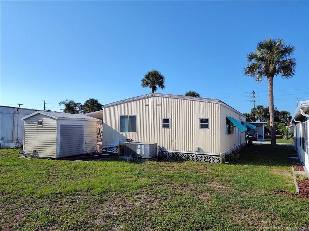 195 SE Trafalgar Terrace, Stuart, FL 34994 Photo