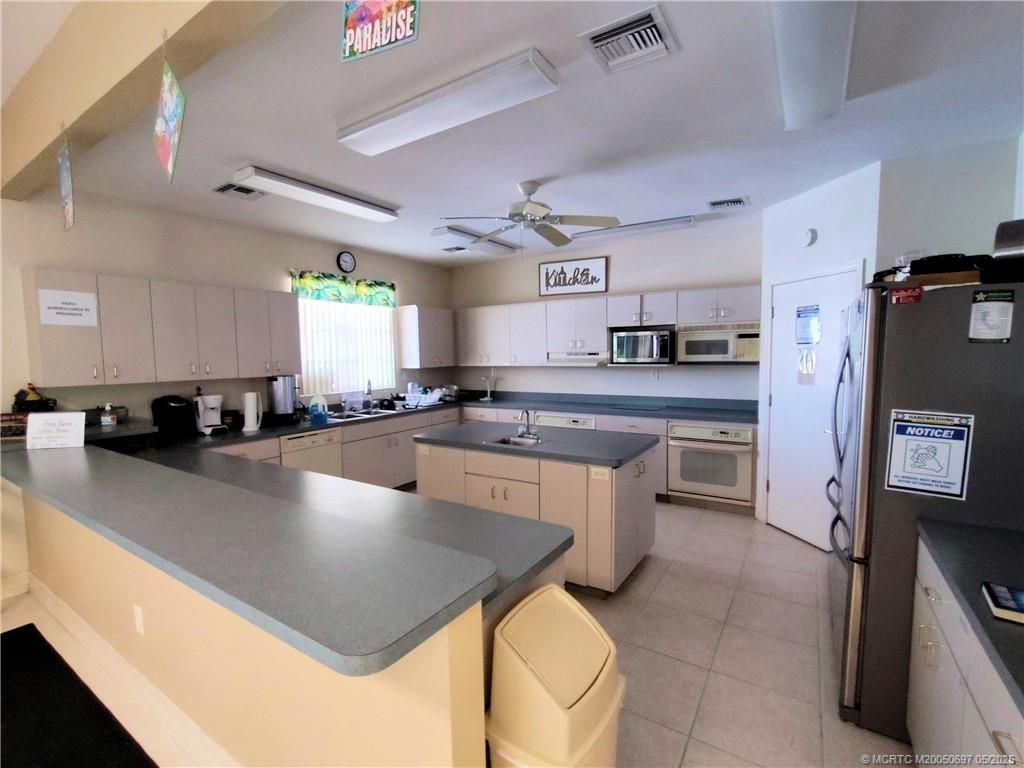 195 SE Trafalgar Terrace, Stuart, FL 34994 Photo