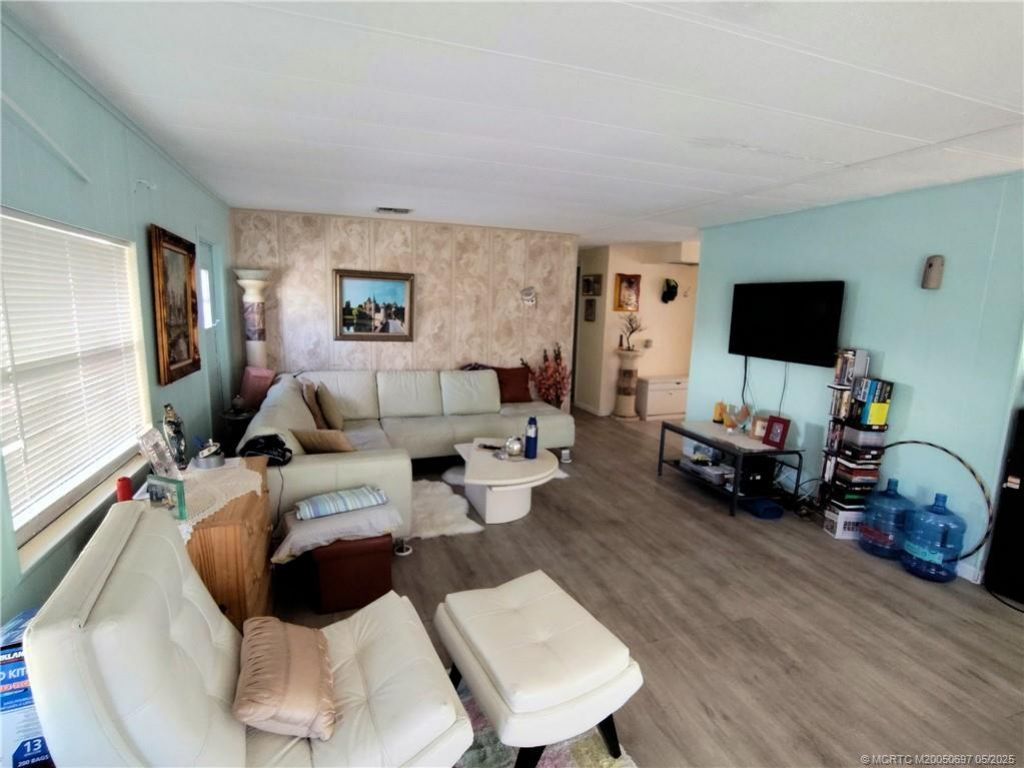 195 SE Trafalgar Terrace, Stuart, FL 34994 Photo