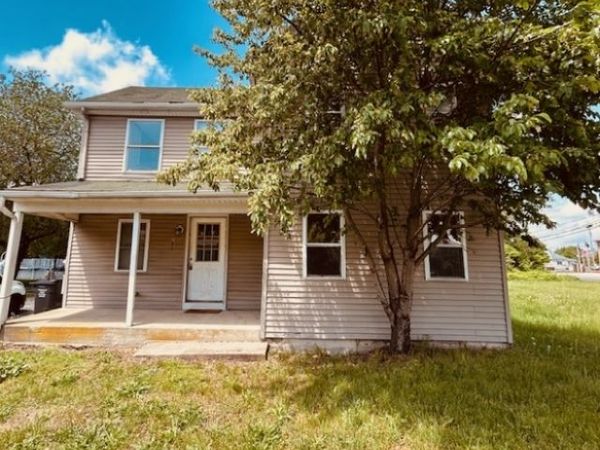 792 Paulsboro Rd, Logan, NJ 08085