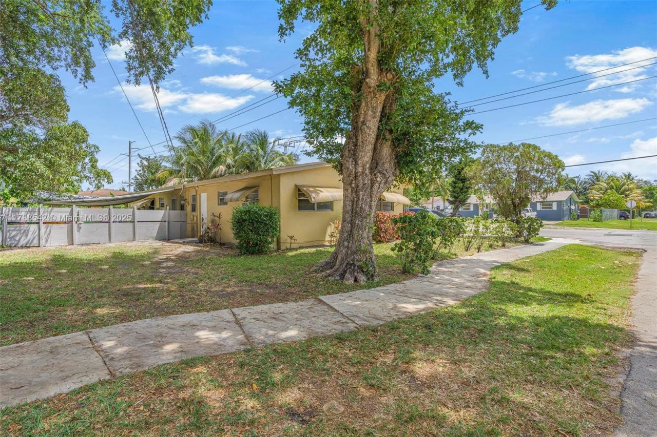 14600 NE 14th Ave, Miami, FL 33161 Photo