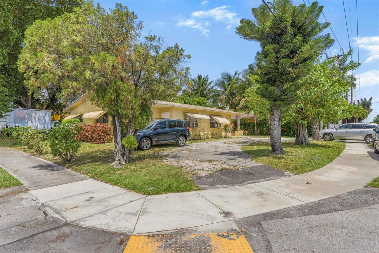14600 NE 14th Ave, Miami, FL 33161 Photo