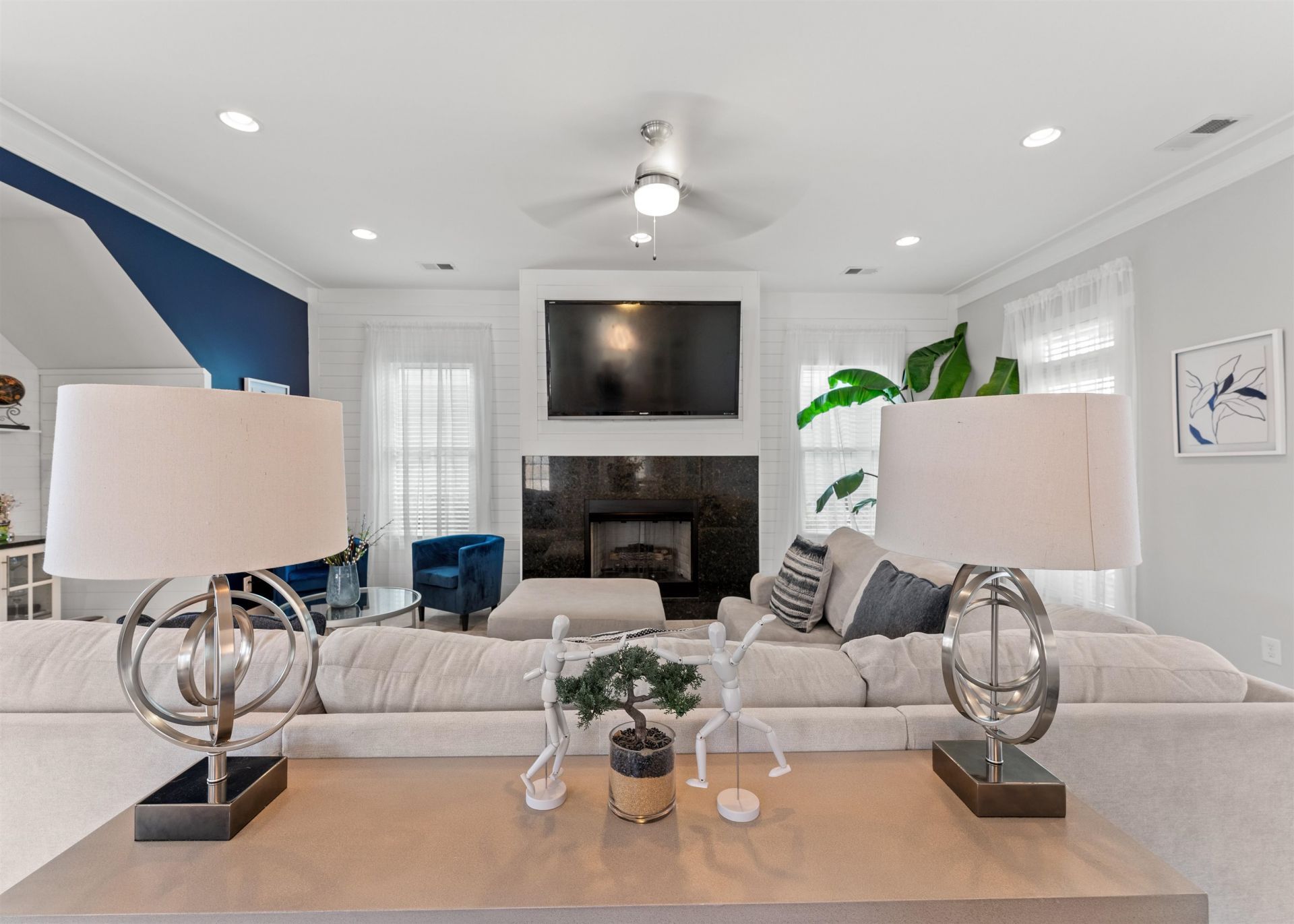 451 W Palm Dr. Photo 12