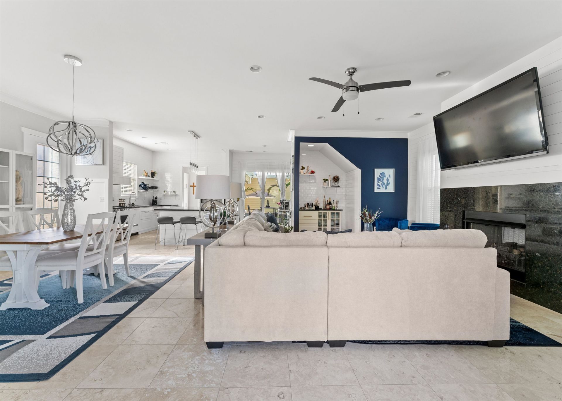 451 W Palm Dr. Photo 6