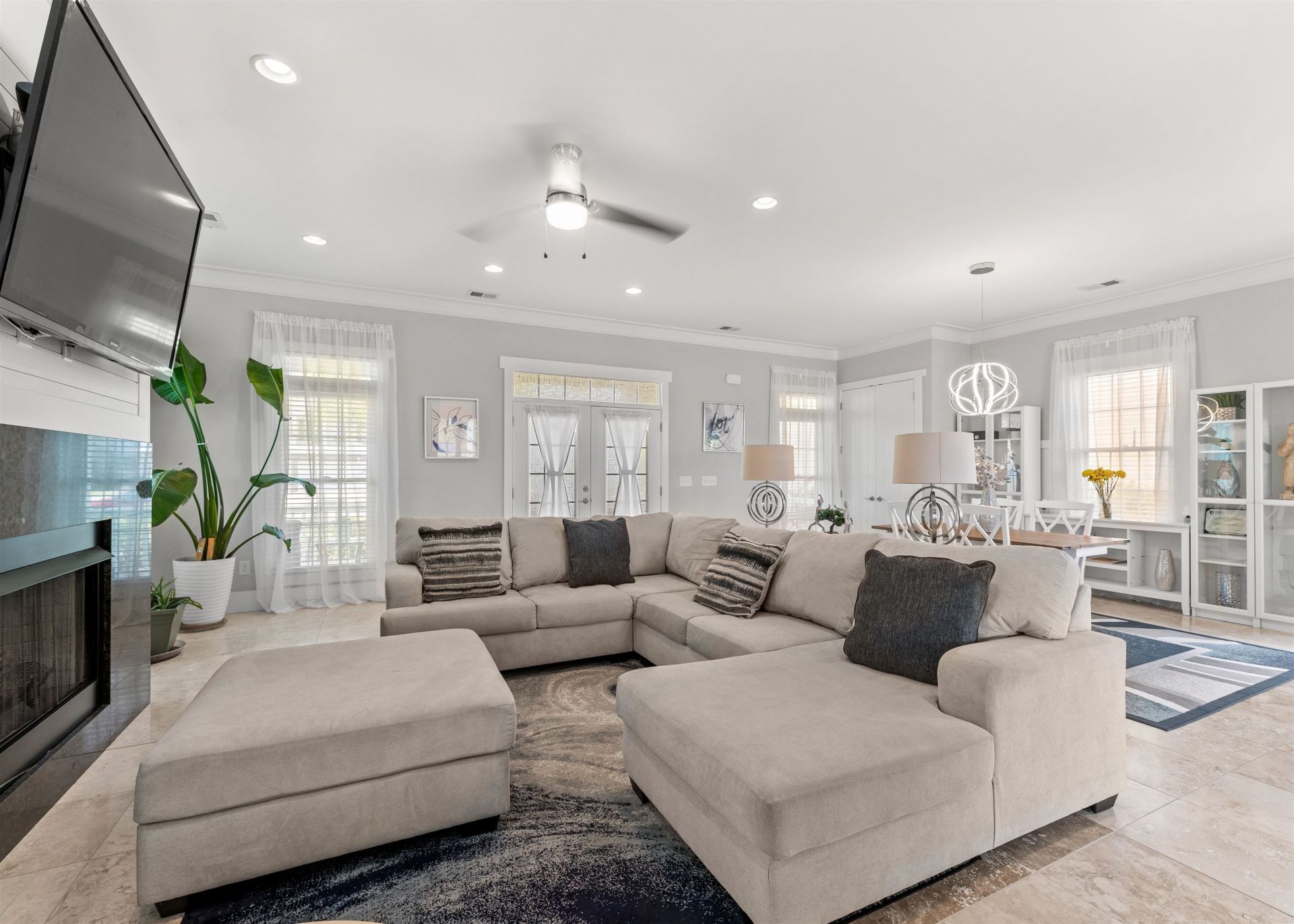 451 W Palm Dr. Photo 7