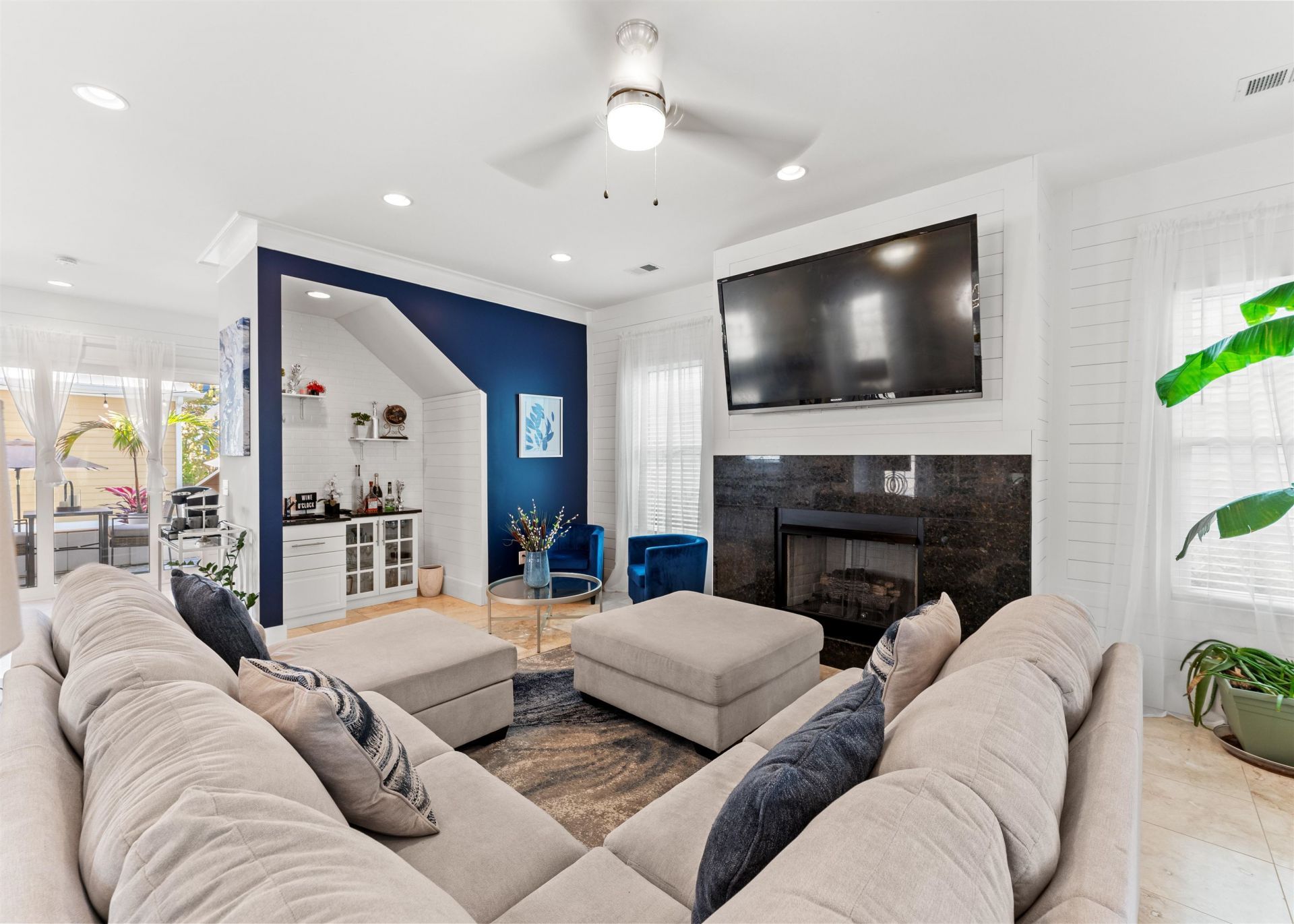 451 W Palm Dr. Photo 8