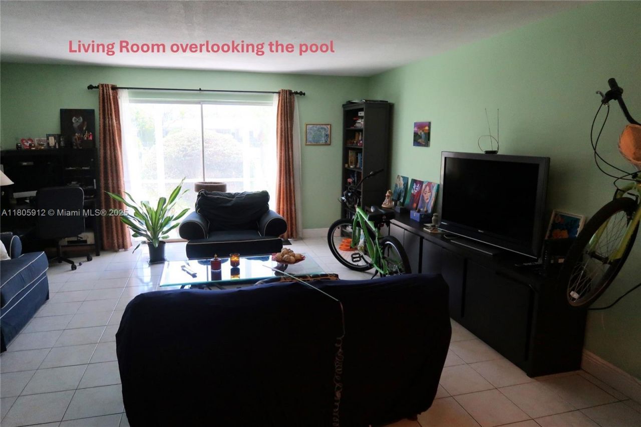 700 Layne Blvd, Unit 112, Hallandale Beach, FL 33009 Photo