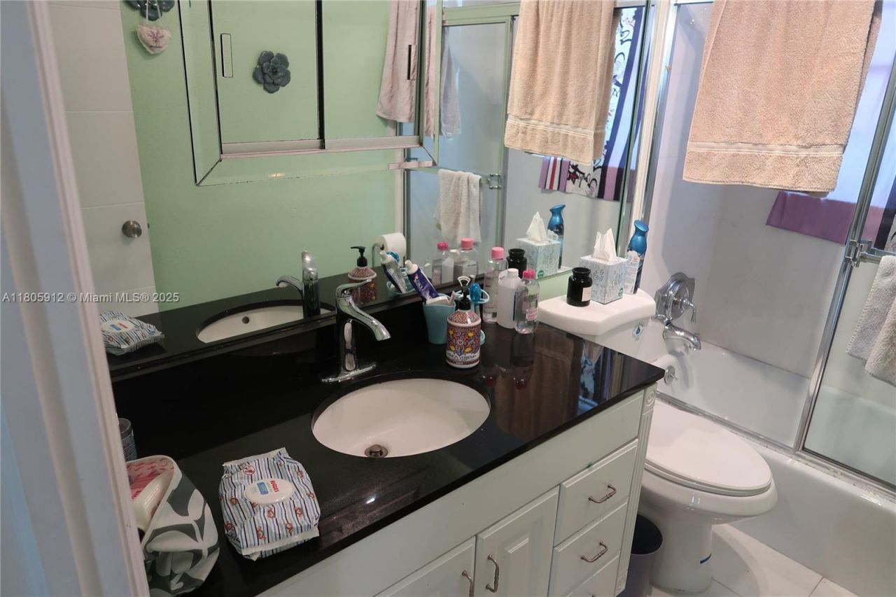 700 Layne Blvd, Unit 112, Hallandale Beach, FL 33009 Photo