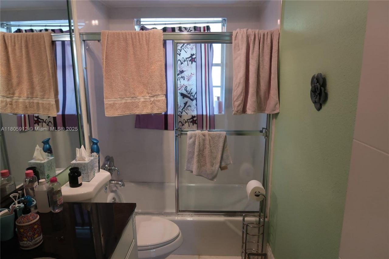 700 Layne Blvd, Unit 112, Hallandale Beach, FL 33009 Photo