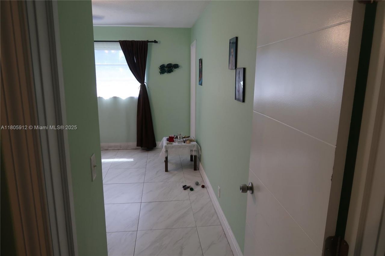 700 Layne Blvd, Unit 112, Hallandale Beach, FL 33009 Photo