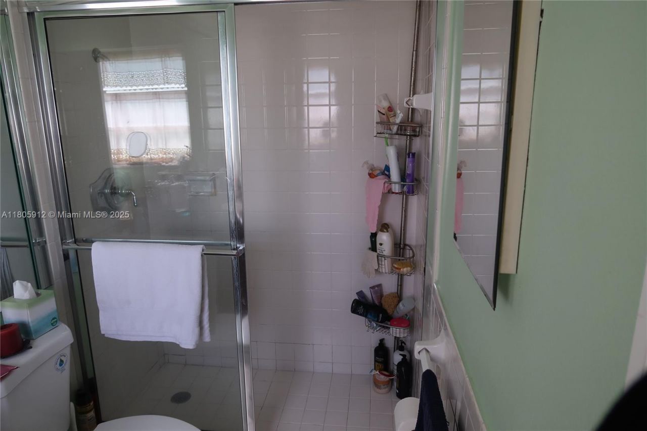 700 Layne Blvd, Unit 112, Hallandale Beach, FL 33009 Photo