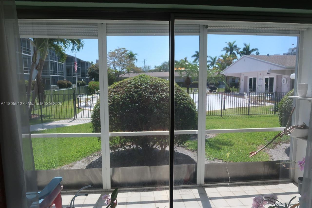 700 Layne Blvd, Unit 112, Hallandale Beach, FL 33009 Photo