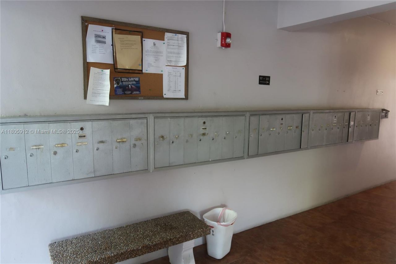 700 Layne Blvd, Unit 112, Hallandale Beach, FL 33009 Photo