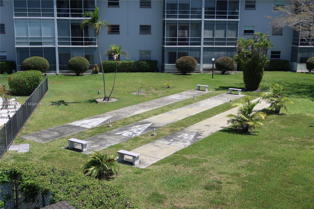 700 Layne Blvd, Unit 112, Hallandale Beach, FL 33009 Photo