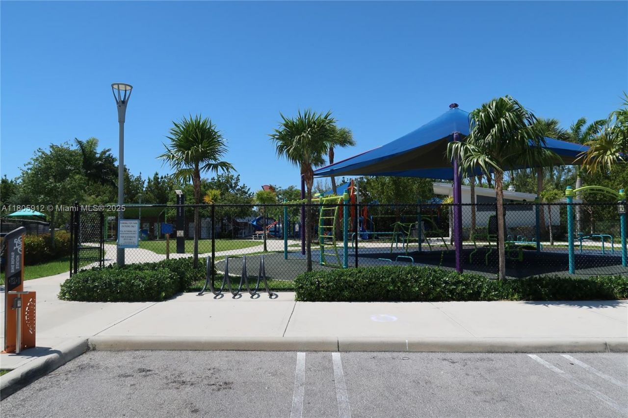 700 Layne Blvd, Unit 112, Hallandale Beach, FL 33009 Photo