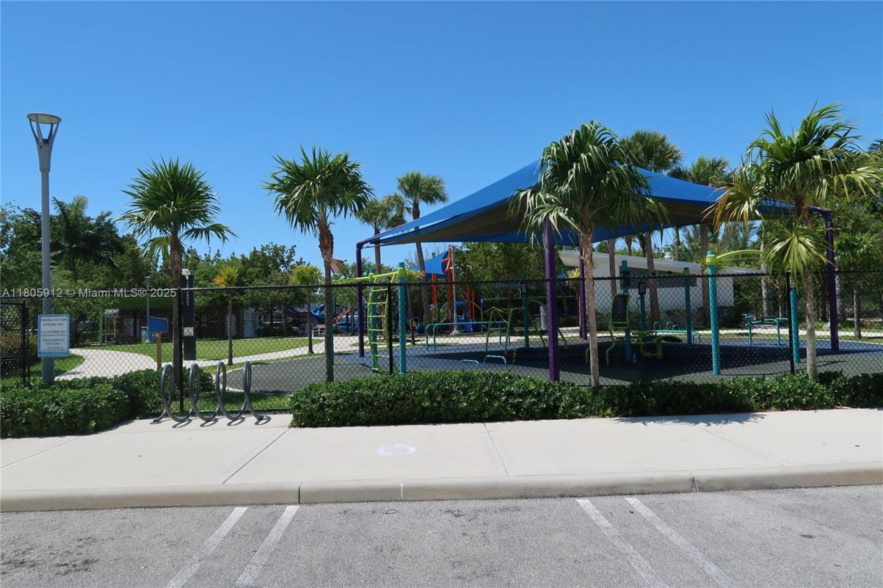 700 Layne Blvd, Unit 112, Hallandale Beach, FL 33009 Photo