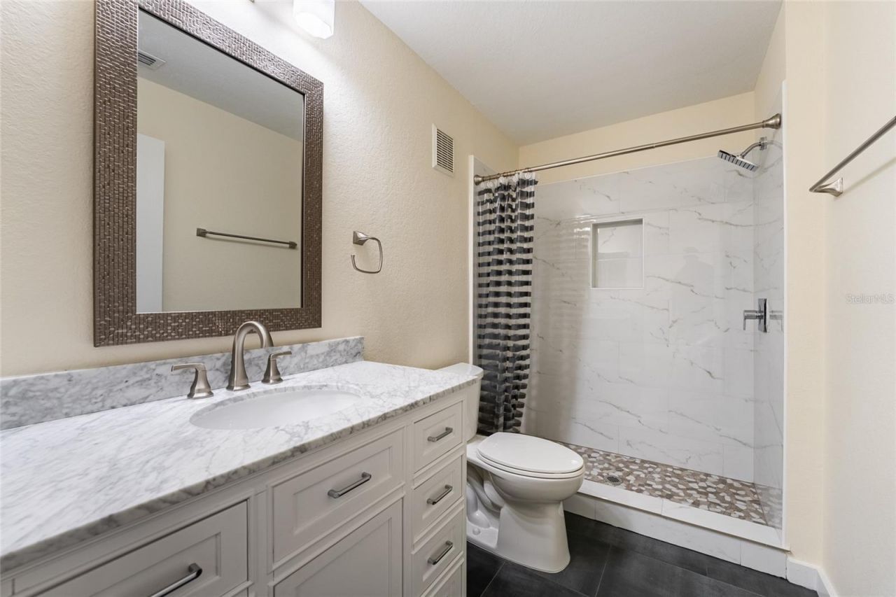 5447 Vineland Road, Unit 1308, Orlando, FL 32811 Photo
