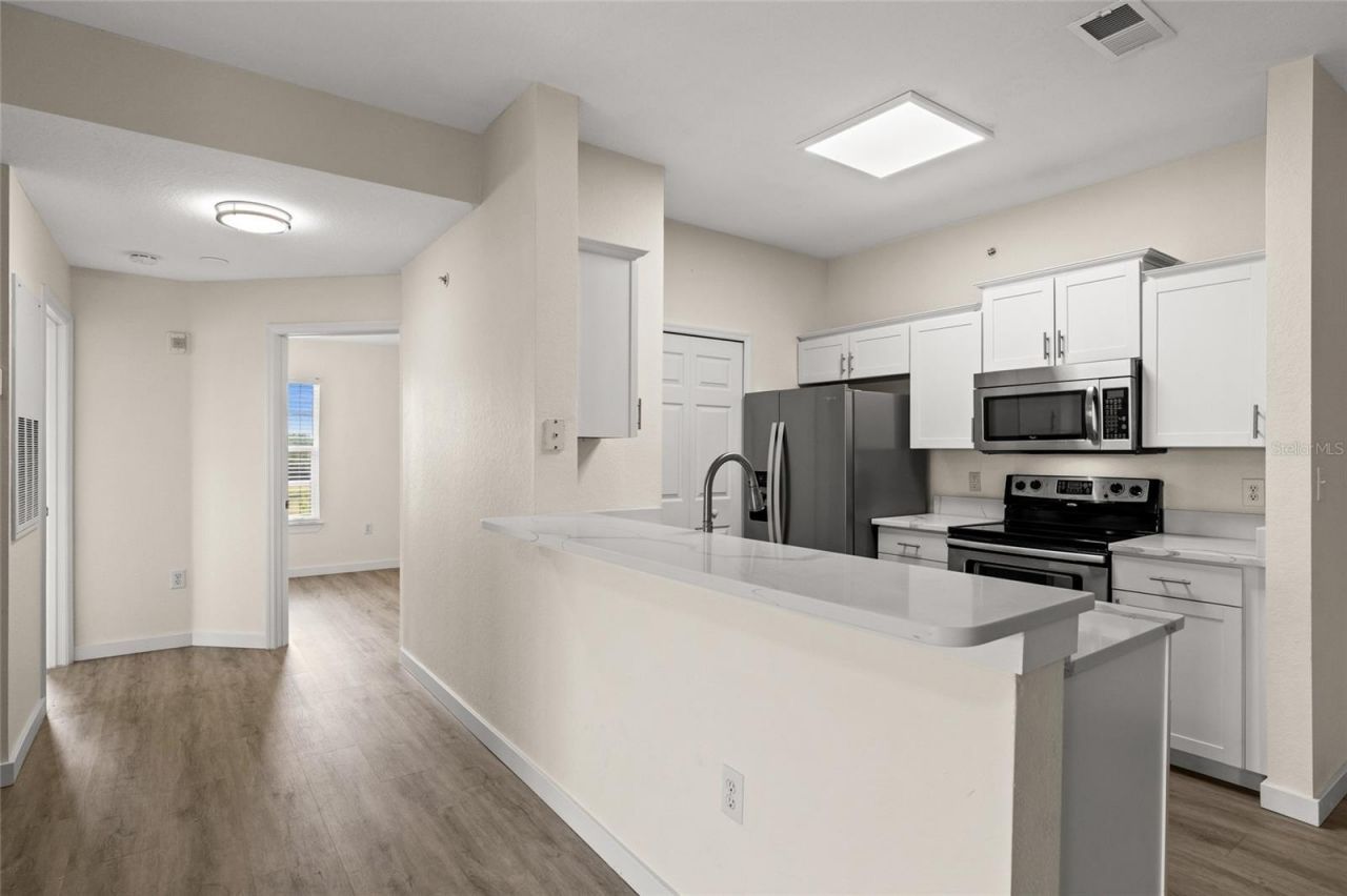 5447 Vineland Road, Unit 1308, Orlando, FL 32811 Photo
