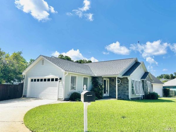 949 Osprey Ct, Pensacola, FL 32507