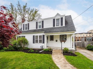 37 Linwood Avenue, Williamsville, NY 14221