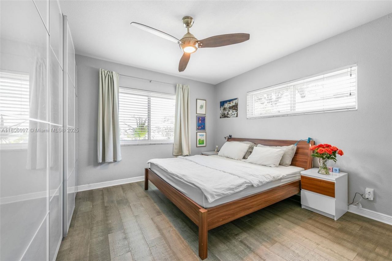 9057 Emerson Ave, Surfside, FL 33154 Photo