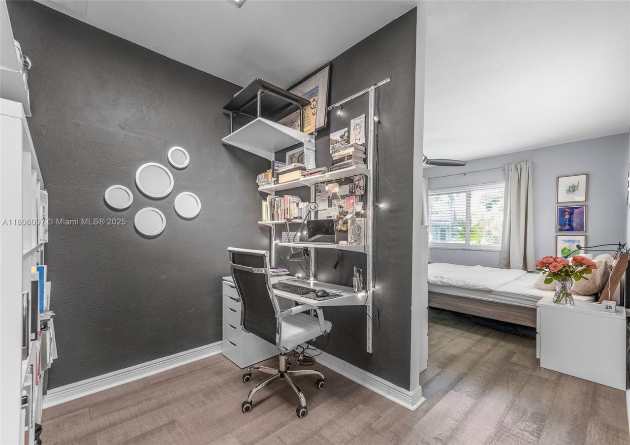 9057 Emerson Ave, Surfside, FL 33154 Photo