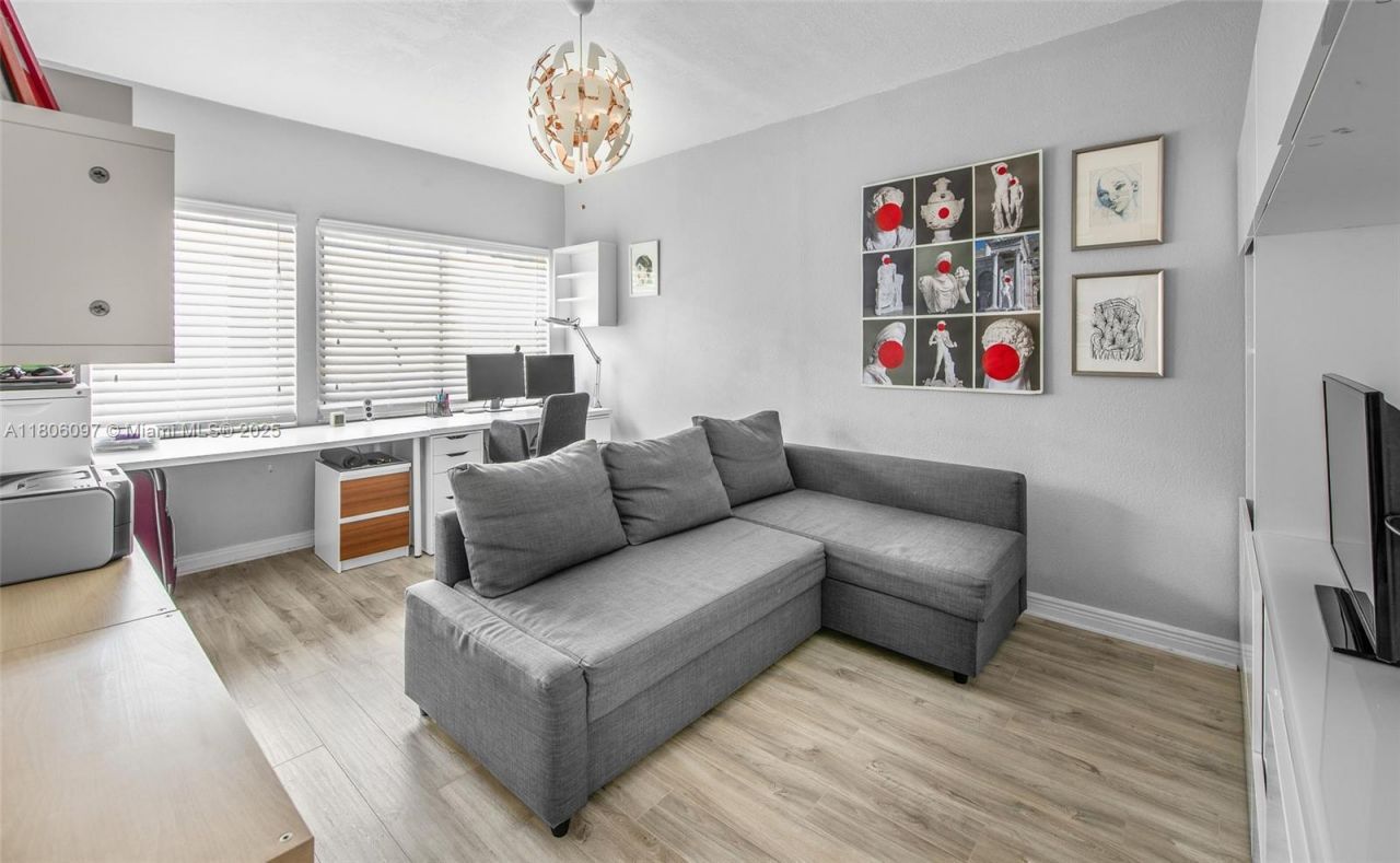 9057 Emerson Ave, Surfside, FL 33154 Photo