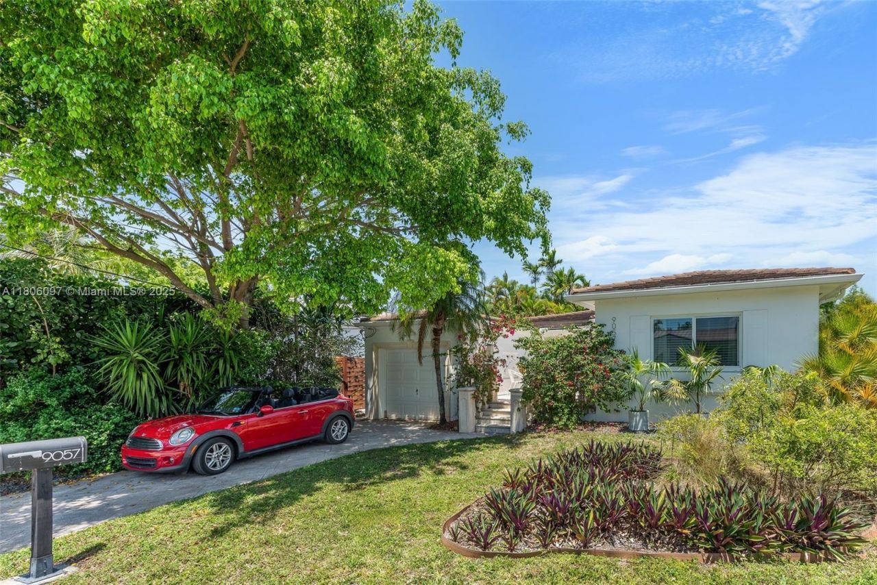 9057 Emerson Ave, Surfside, FL 33154 Photo