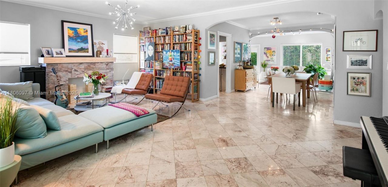 9057 Emerson Ave, Surfside, FL 33154 Photo