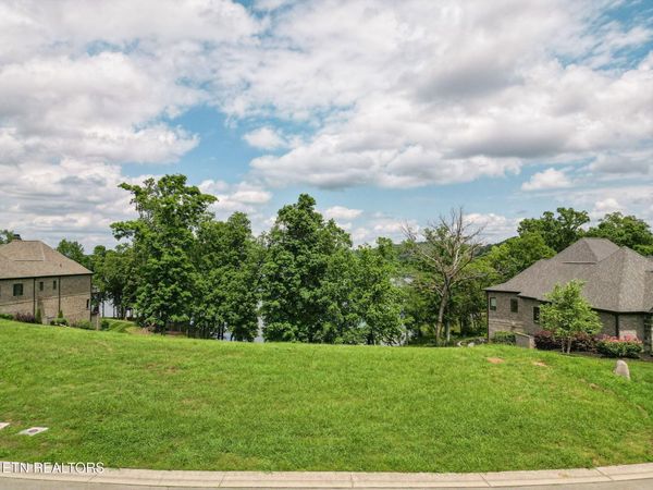 17188 Lighthouse Point Drive, Lenoir City, TN 37772