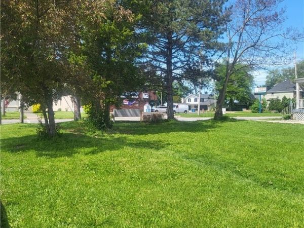 906 E Erie Avenue, Lorain, OH 44052