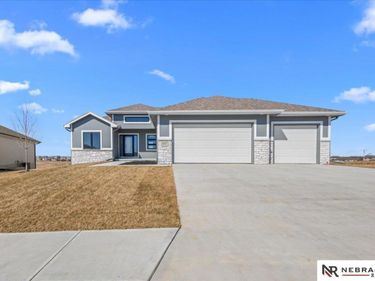 10312 Sherman Street, Papillion, NE 68046