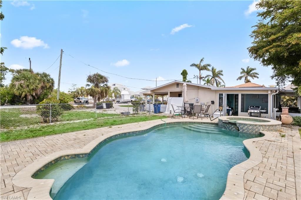 12206 Boat Shell Dr, Matlacha Isles, FL 33991 Photo