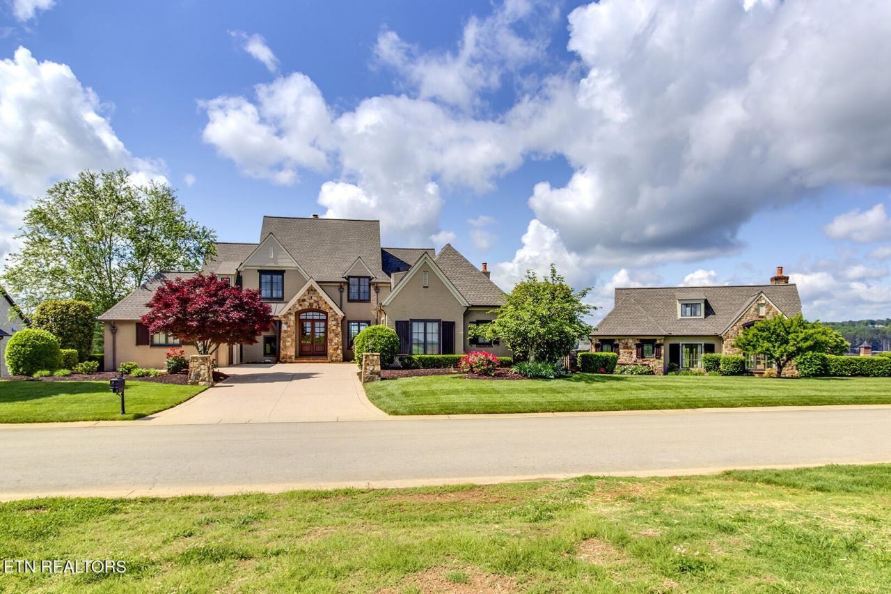 15855 Lighthouse Pointe Drive, Lenoir City, TN 37772 Main Photo