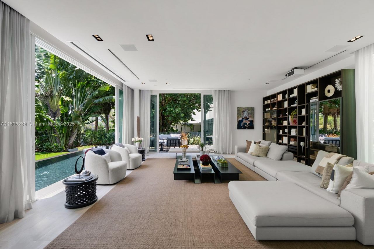 4700 N Meridian Ave, Miami Beach, FL 33140 Photo