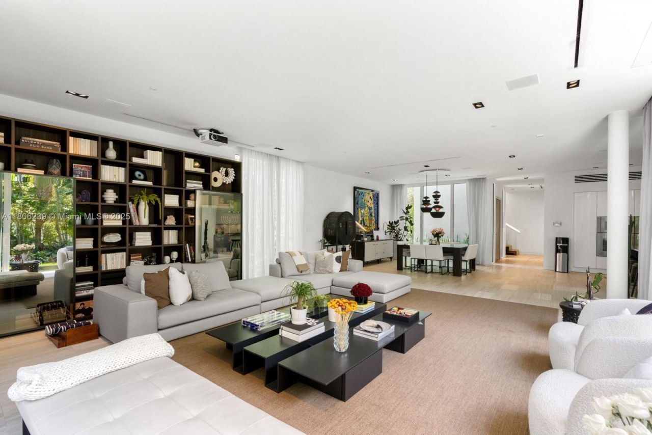 4700 N Meridian Ave, Miami Beach, FL 33140 Photo