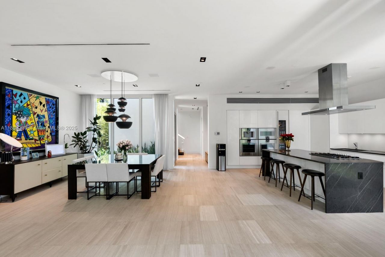 4700 N Meridian Ave, Miami Beach, FL 33140 Photo