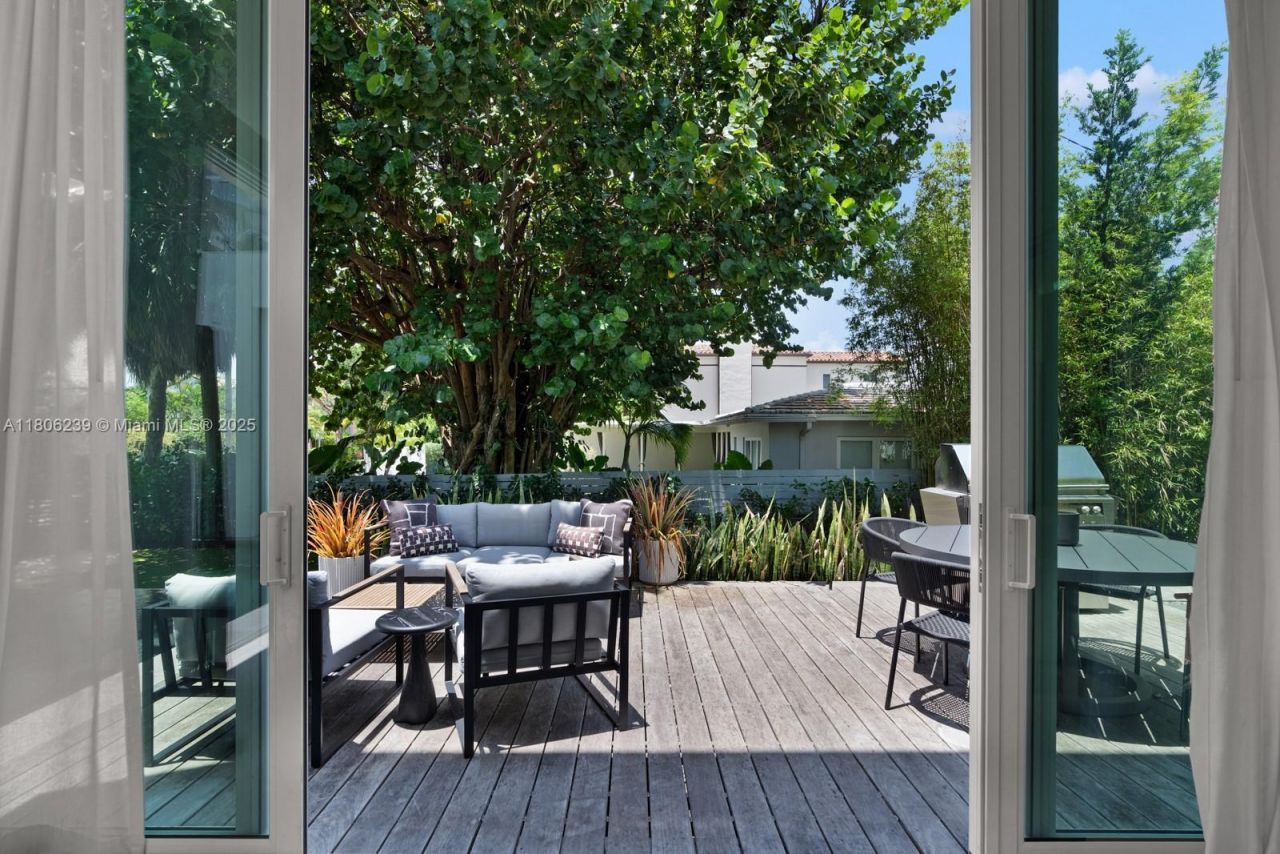 4700 N Meridian Ave, Miami Beach, FL 33140 Photo