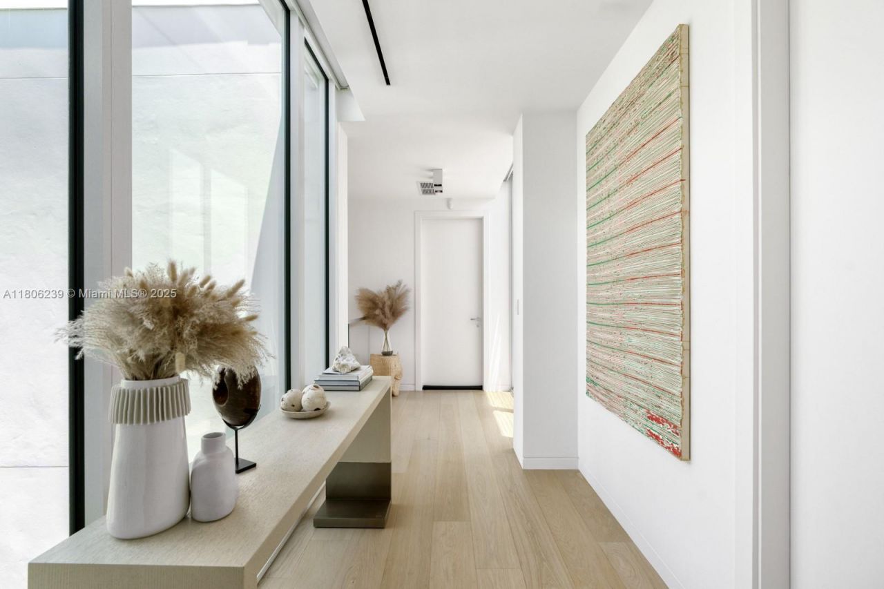 4700 N Meridian Ave, Miami Beach, FL 33140 Photo