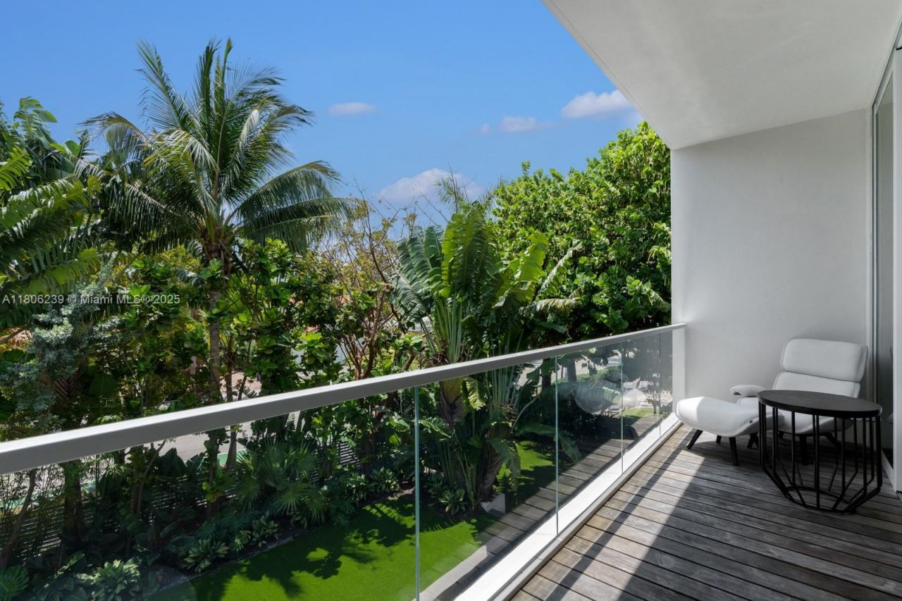 4700 N Meridian Ave, Miami Beach, FL 33140 Photo