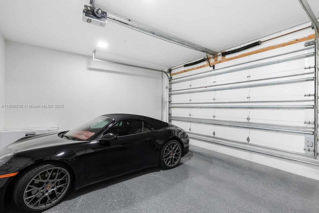 4700 N Meridian Ave, Miami Beach, FL 33140 Photo