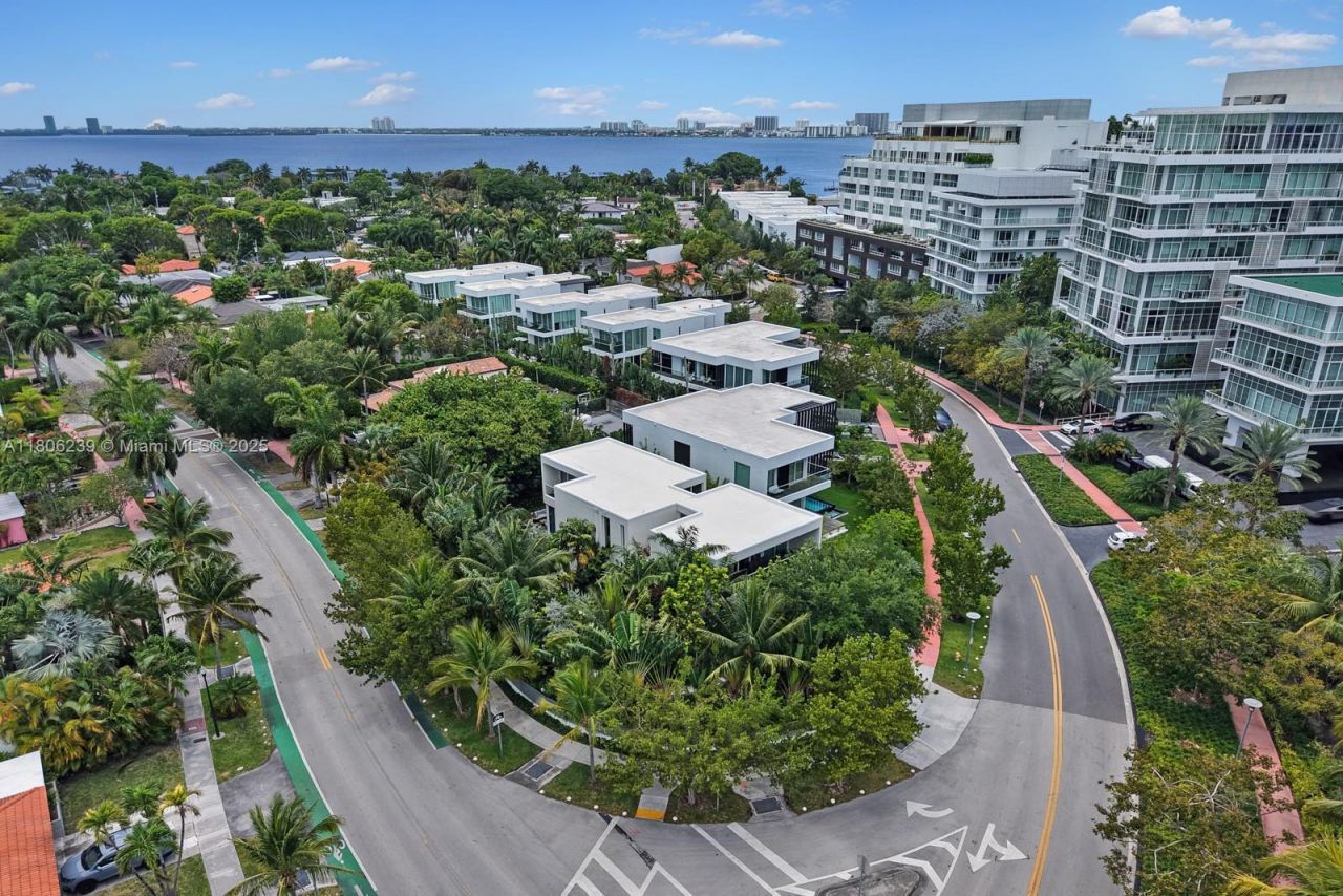 4700 N Meridian Ave, Miami Beach, FL 33140 Photo