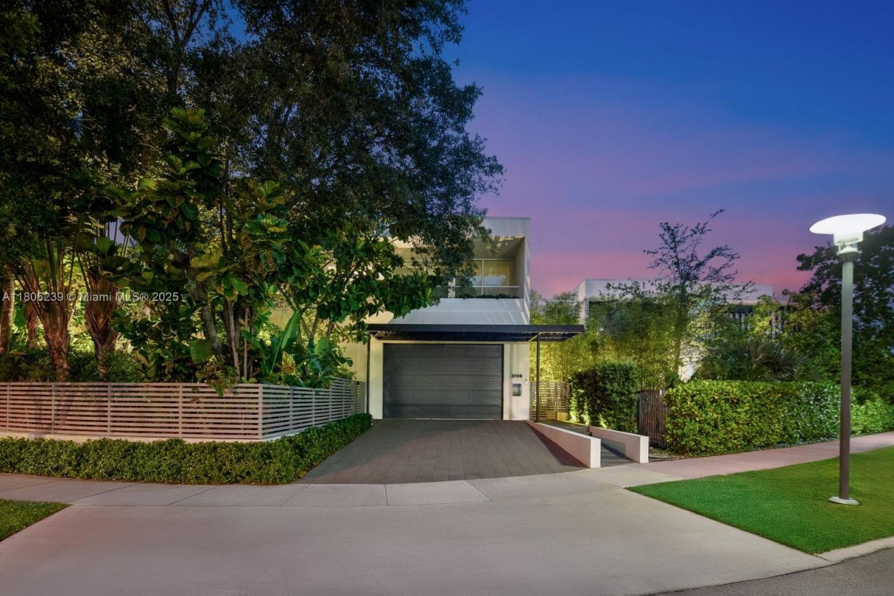 4700 N Meridian Ave, Miami Beach, FL 33140 Photo