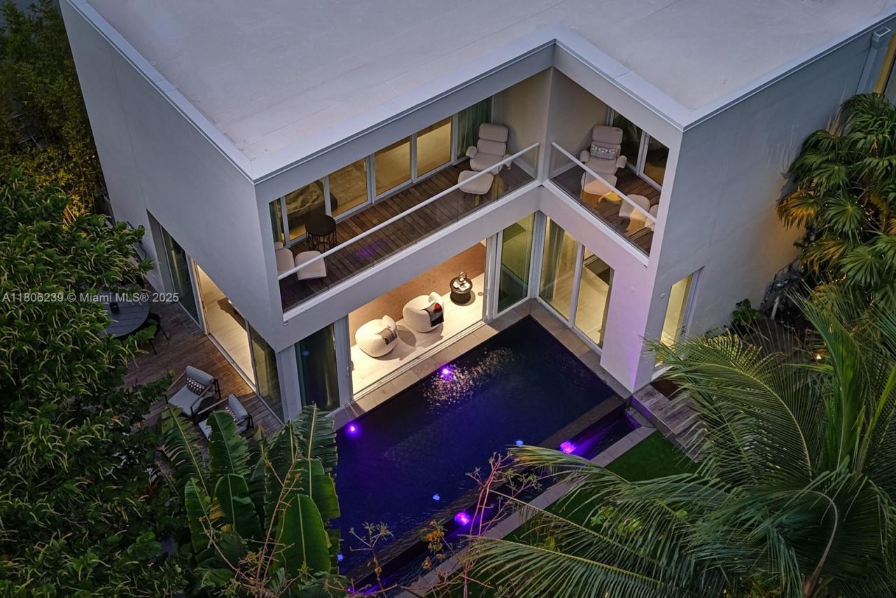 4700 N Meridian Ave, Miami Beach, FL 33140 Photo