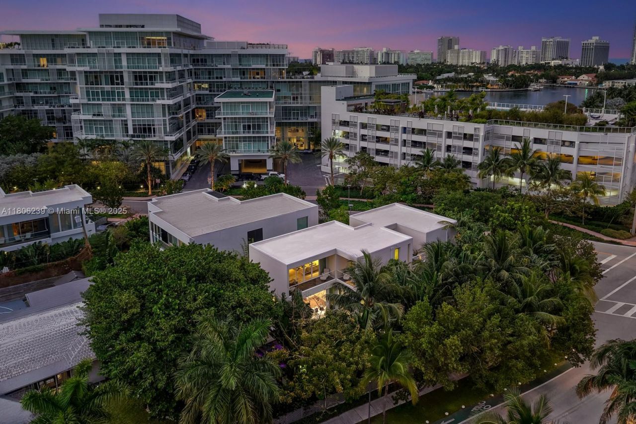 4700 N Meridian Ave, Miami Beach, FL 33140 Photo