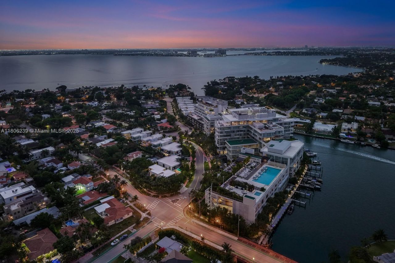 4700 N Meridian Ave, Miami Beach, FL 33140 Photo